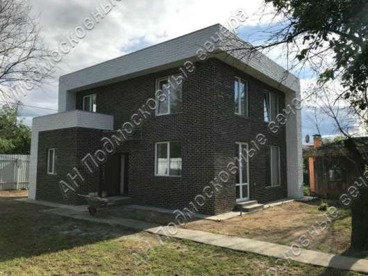 Продам коттедж в Нахабино.Жилая площадь 150  кв.м.Есть Электричество.