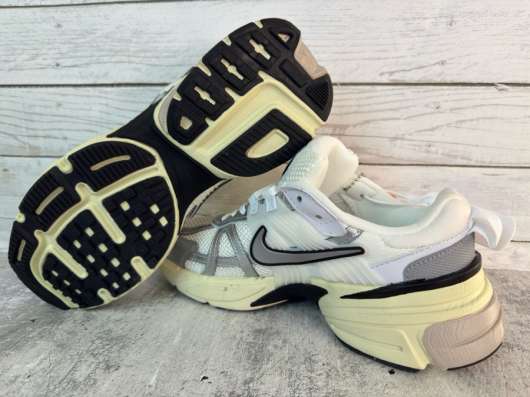 Кроссовки Nike V2K Run в Москве фото 3
