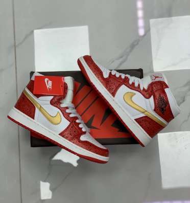 Кроссовки Nike