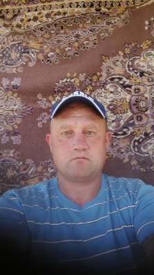 Юрий, 46 лет, хочет пообщаться