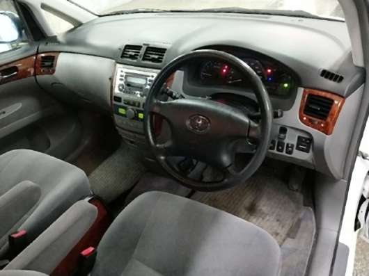 Toyota Ipsum в Владивостоке фото 3