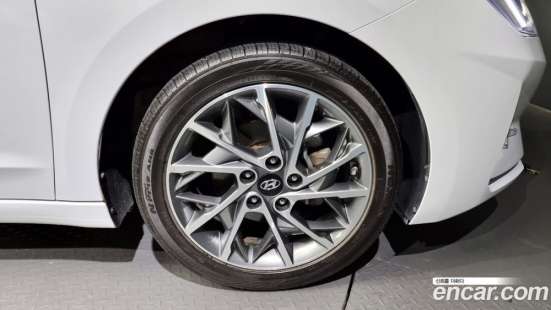 Hyundai Avante в Владивостоке фото 7