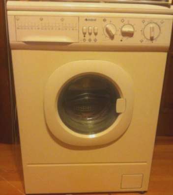 стиральную машину Indesit
