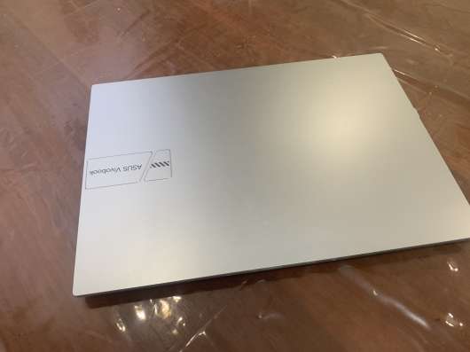 Продам ноутбук ASUS VIVOBOOK