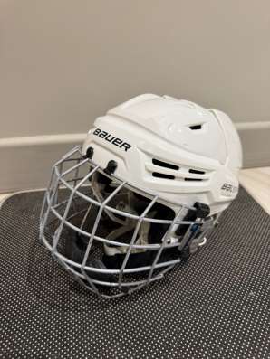 Продам шлем Bauer