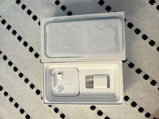 Apple iPhone 11 Green 128GB , SIM + eSIM в Москве