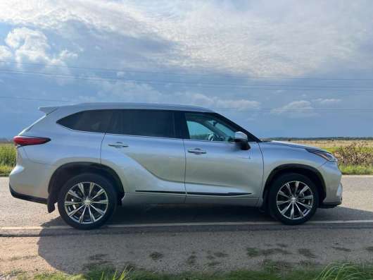 Toyota Highlander 2021г. в Москве фото 12