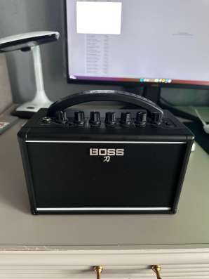 Гитарный усилитель boss Katana Mini