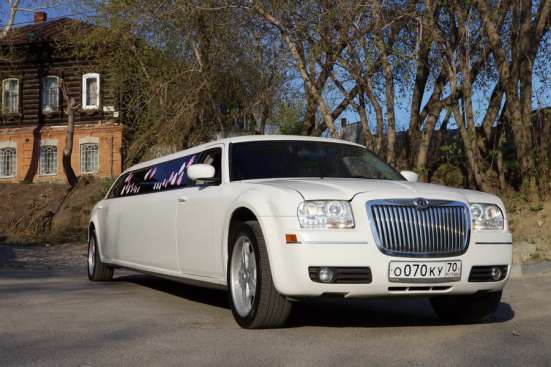 Прокат лимузина Chrysler 300C bentley в Томске фото 9