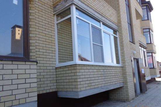 Продам трехкомнатную квартиру в Краснодар.Жилая площадь 85  кв.м.Этаж 1.Дом кирпичный.