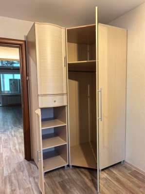 Продам шкаф гардеробный угловой в Южно-Сахалинске