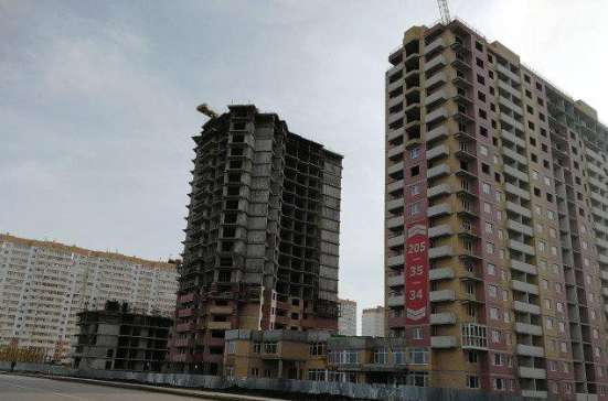 Продам однокомнатную квартиру в Краснодар.Жилая площадь 44  кв.м.Этаж 11.Дом монолитный.