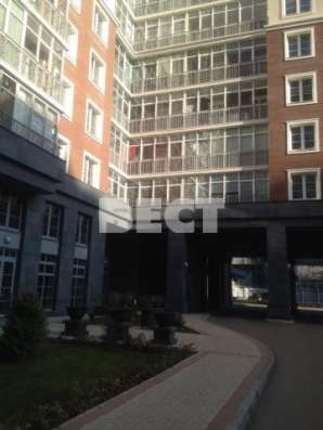 Продам четырехкомнатную квартиру в Москве. Жилая площадь 154 кв.м. Этаж 3. Дом монолитный.