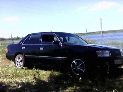 подержанную иномарку Toyota кровн