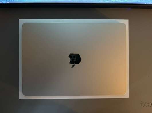 MacBook Air 13 m3 2024 (4 цикла) в Калуге фото 3