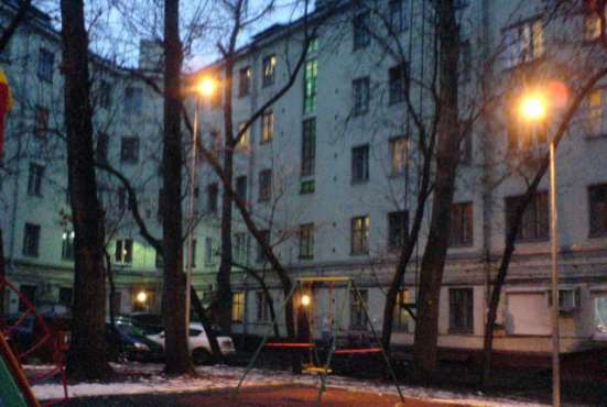 Продам трехкомнатную квартиру в Москве. Жилая площадь 61 кв.м. Этаж 1. Дом кирпичный.