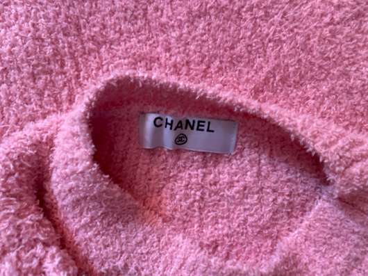 Розовый свитер chanel в Липецке