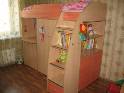 УГОЛОК ШКОЛЬНИКА+ДЕТСКАЯ КРОВАТЬ