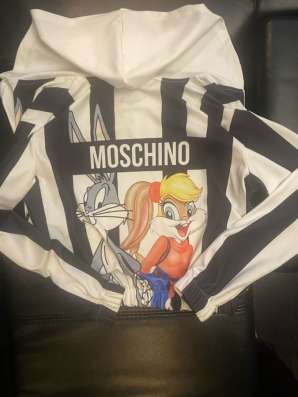 Moschino бомбер с капюшоном