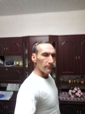 Mircea, 47 лет, хочет познакомиться