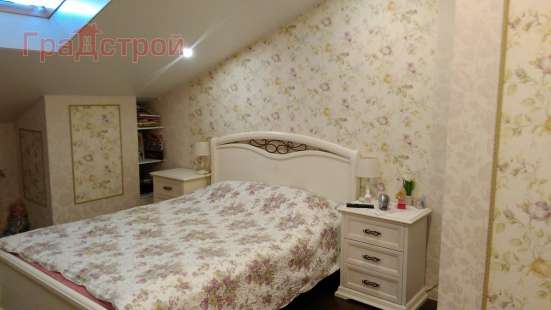Продам четырехкомнатную квартиру в Вологда.Жилая площадь 118,90  кв.м.Дом кирпичный.Есть Балкон.
