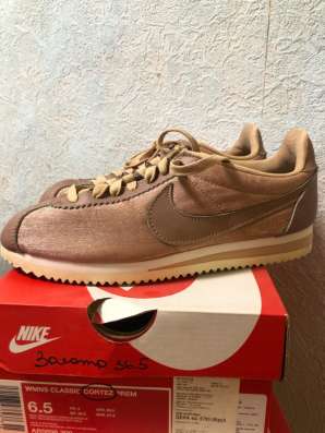 Кроссовки Nike б/у
