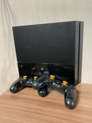 Продам PS4 + 2 геймпада +провод hdmi
