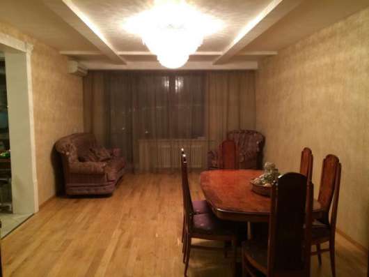 Продам четырехкомнатную квартиру в Москве. Этаж 6. Дом монолитный. Есть балкон.