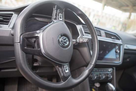 Volkswagen Tiguan, 2018 года в Москве фото 3