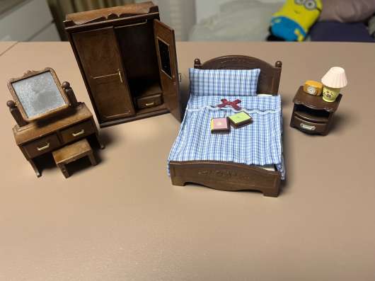 Продам игрушки Sylvanian Families спальня