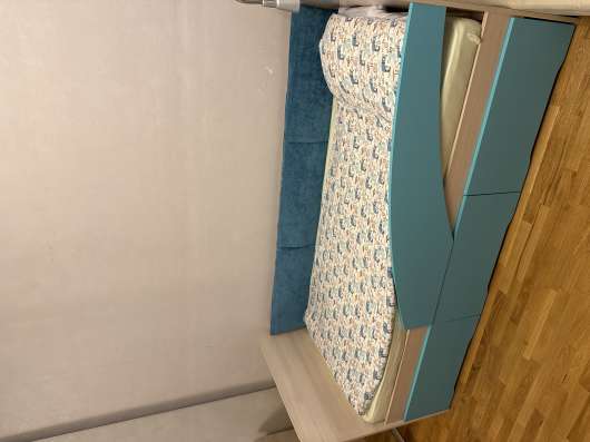Продам детскую кроватку 190/80