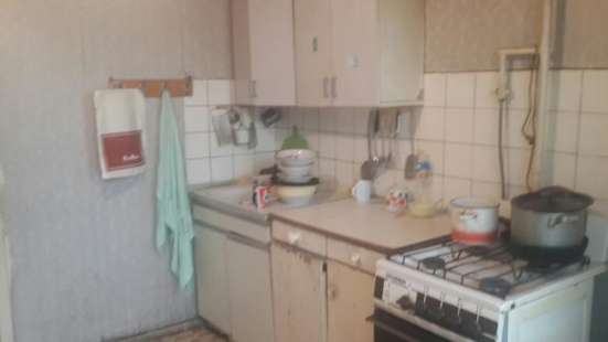 Продам двухкомнатную квартиру в Воскресенске. Жилая площадь 53 кв.м. Этаж 2. Дом панельный.