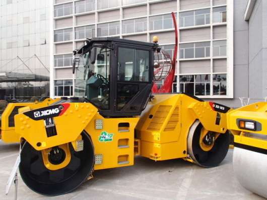 Каток XCMG XD123