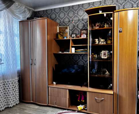 Продается стенка в гостиную
