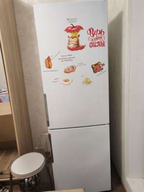Холодильник HotPoint ariston