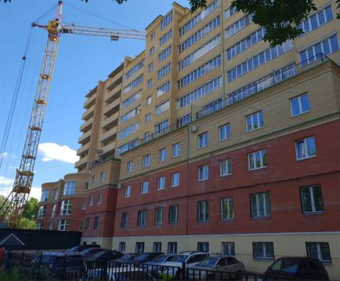 Продам однокомнатную квартиру в Тверь.Жилая площадь 100  кв.м.Этаж 4.Дом кирпичный. в Твери