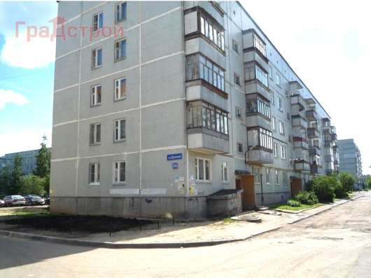 Продам четырехкомнатную квартиру в Вологда.Этаж 3.Дом панельный.Есть Балкон.