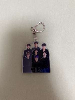 брелок bts