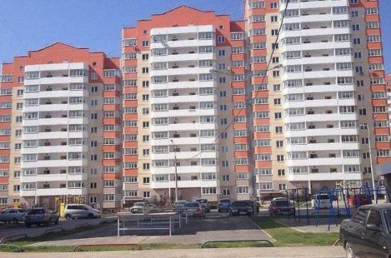 Продам трехкомнатную квартиру в Краснодар.Жилая площадь 81  кв.м.Этаж 6.