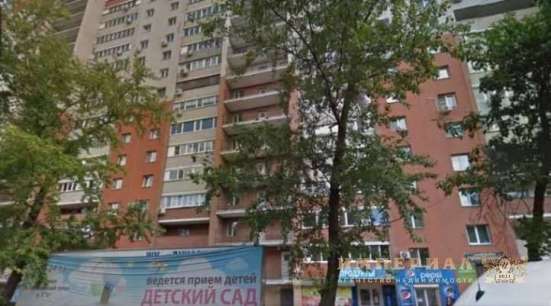 Продам однокомнатную квартиру в г.Самара.Жилая площадь 42  кв.м.Этаж 2.Дом кирпичный.
