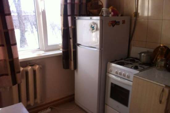 Продам трехкомнатную квартиру в Подольске. Жилая площадь 61 кв.м. Этаж 1. Дом кирпичный.