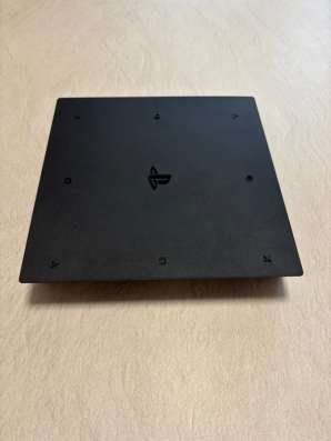 Продам Sony PlayStation 4 Pro 1TB в Москве