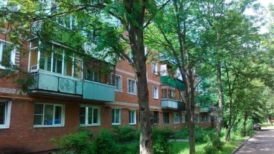 Продам трехкомнатную квартиру в Подольске. Жилая площадь 53 кв.м. Этаж 4. Дом кирпичный.