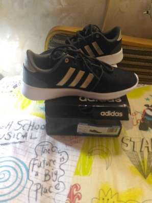 Продам кроссовки adidas