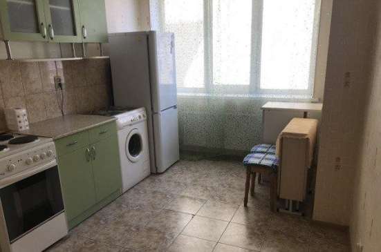 Продам однокомнатную квартиру в Краснодар.Жилая площадь 35  кв.м.Этаж 3.Дом кирпичный.