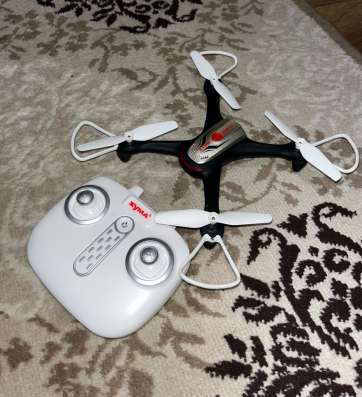 Продаю квадрокоптер Syma X15W