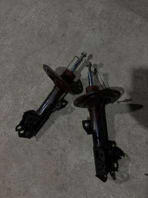 Передние стойки Camry 55