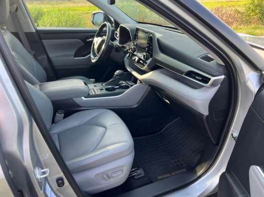 Toyota Highlander 2021г. в Москве фото 15