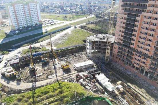Продам однокомнатную квартиру в Краснодар.Жилая площадь 52  кв.м.Этаж 15.Дом монолитный.
