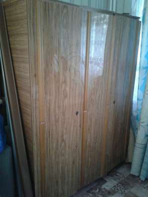 Продам кровать, матрас на пружинах, шкаф